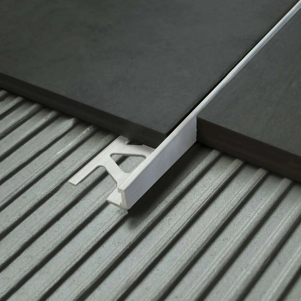 Profil de alama polisata, TRIMTEC TR, pentru pardoseala, pereti sau trepte