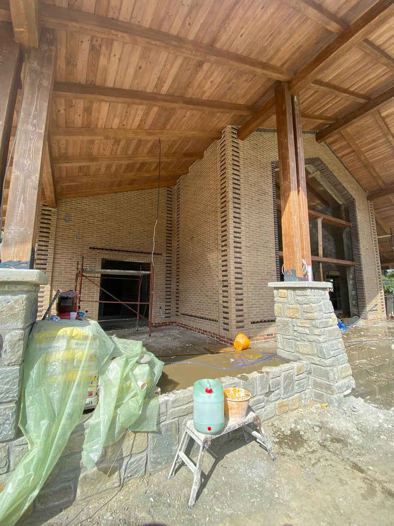 Montaj cărămidă aparentă cu adeziv profesional pentru placări