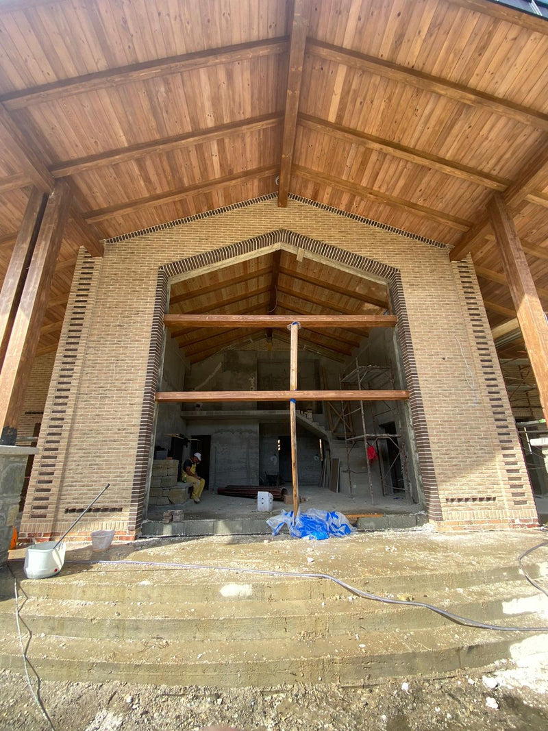 Cărămidă aparentă în baie cu design spa modern