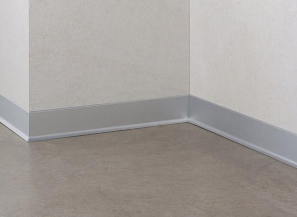 Profil pentru plintă ceramică – soluție elegantă pentru interior